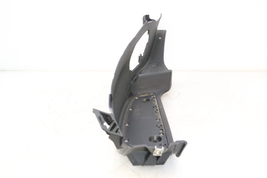 photo de TRITTBRETT VERKLEIDUNG LINKS PIAGGIO MP3 LT 400 (2007 - 2012) - Oberflächenzustand und Material