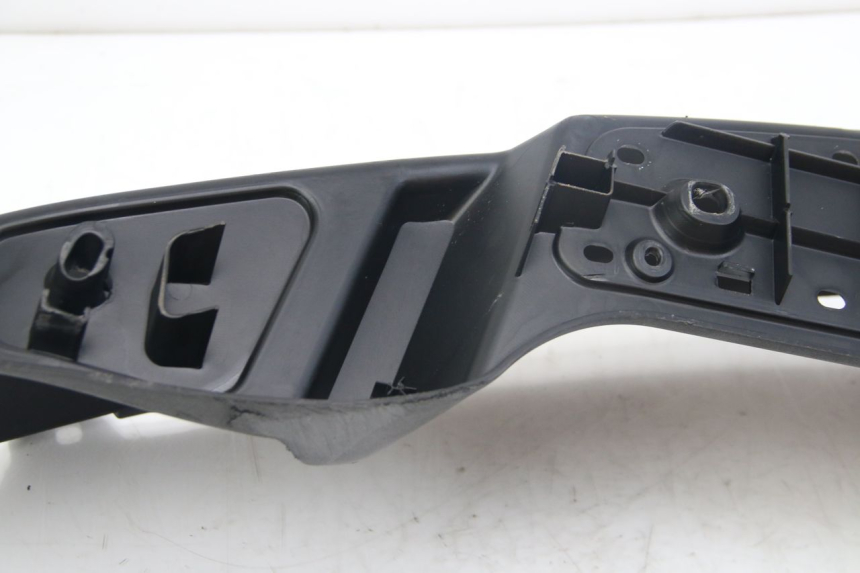 photo de LINKER FUßSTüTZE PIAGGIO MP3 125 (2006 - 2014) - Details der Befestigungspunkte