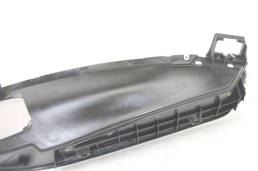 photo de LINKER FUßRASTEN PIAGGIO MP3 500 (2014 - 2017) - Details der Befestigungspunkte