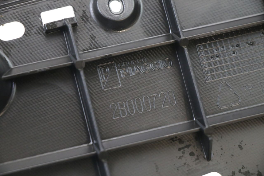 photo de LINKER FUßRASTEN PIAGGIO MP3 500 (2014 - 2017) - Geprüftes Gebrauchtteil