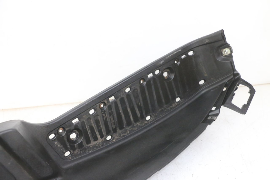 photo de LINKER FUßRASTEN PIAGGIO MP3 500 (2011 - 2015) - Details der Befestigungspunkte