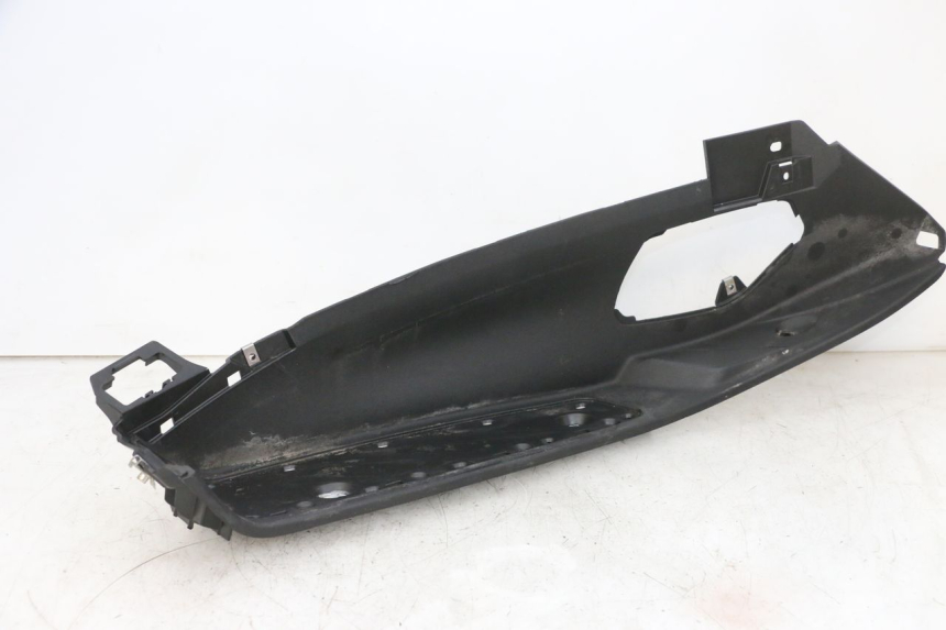 photo de TRITTBRETT VERKLEIDUNG LINKS PIAGGIO MP3 500 (2016 - 2018) - Charakteristische Merkmale