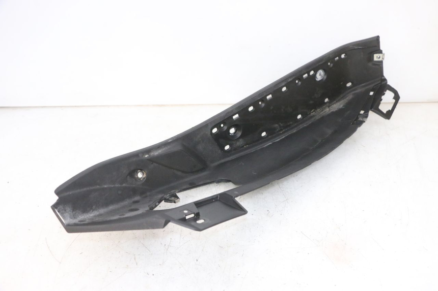 photo de TRITTBRETT VERKLEIDUNG LINKS PIAGGIO MP3 500 (2016 - 2018) - Oberflächenzustand und Material