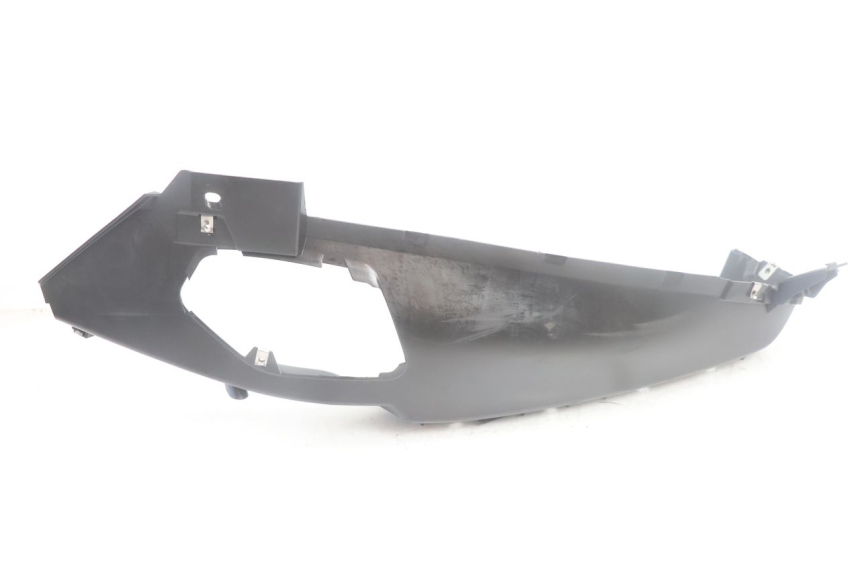 photo de TRITTBRETT VERKLEIDUNG LINKS PIAGGIO MP3 500 (2016 - 2018) - Technische Nahaufnahme
