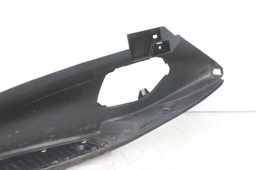 photo de TRITTBRETT VERKLEIDUNG LINKS PIAGGIO MP3 500 (2016 - 2018) - Zoom auf Gebrauchszustand