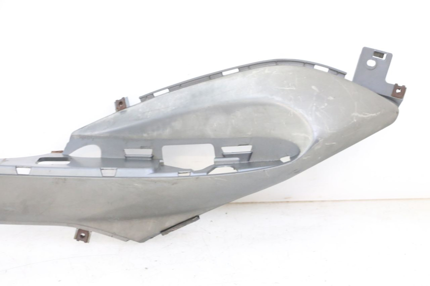 photo de TRITTBRETT VERKLEIDUNG LINKS MBK OVETTO 4T 50 (2008 - 2016) - Zoom auf Gebrauchszustand