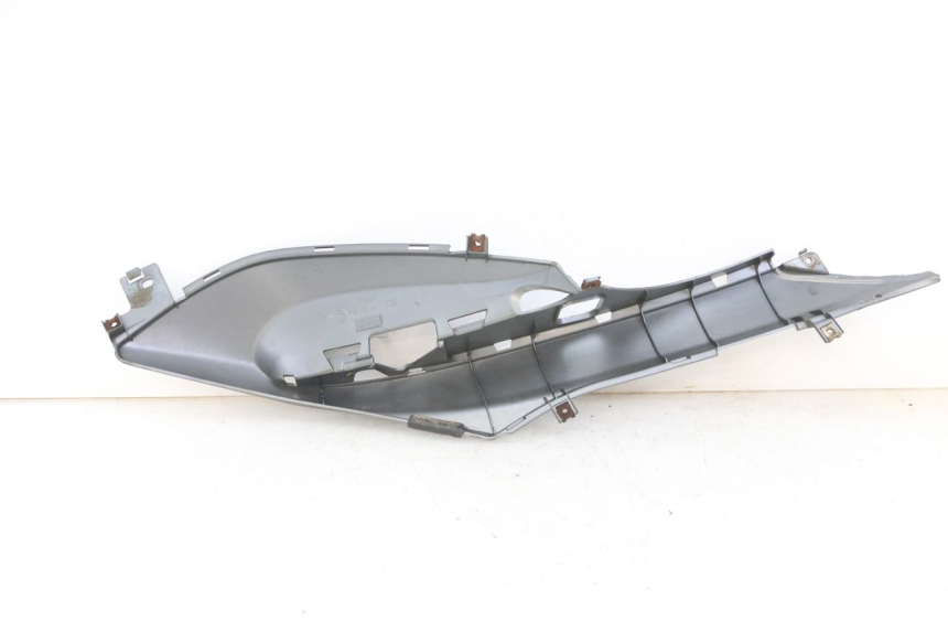 photo de TRITTBRETT VERKLEIDUNG LINKS MBK OVETTO 4T 50 (2008 - 2016) - Details der Befestigungspunkte