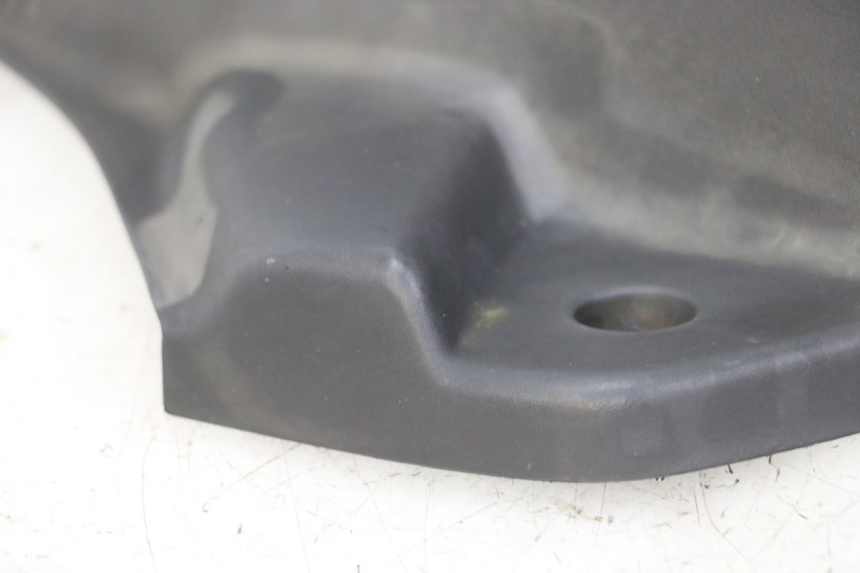 photo de TRITTBRETT VERKLEIDUNG LINKS PEUGEOT ELYSTAR 125 (2002 - 2007) - Details der Befestigungspunkte