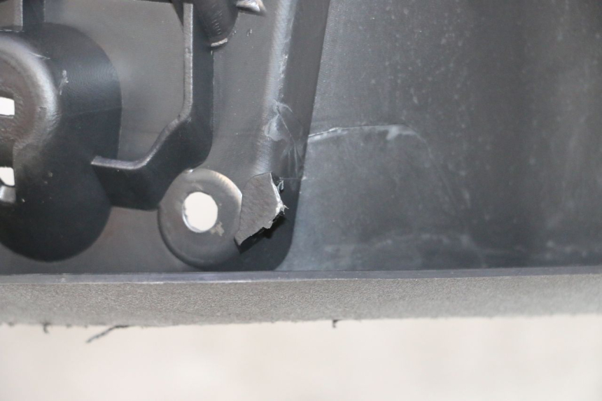 photo de TRITTBRETT VERKLEIDUNG LINKS JM MOTORS R-MAX TECH 50 (2024 - 2026) - Detailansicht des Bauteils