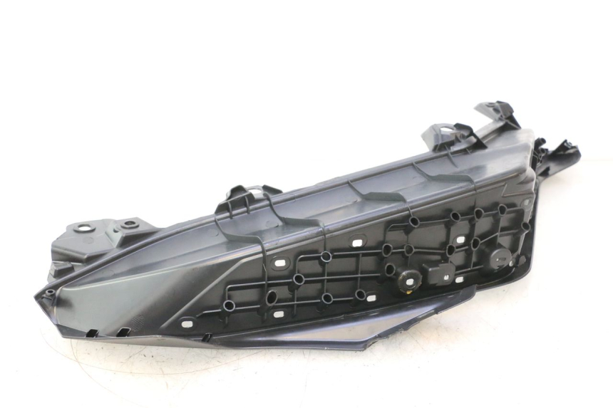 photo de TRITTBRETT VERKLEIDUNG LINKS JM MOTORS R-MAX TECH 50 (2024 - 2026) - Oberflächenzustand und Material