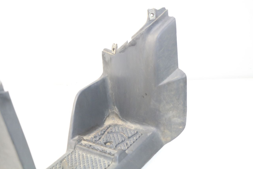 photo de TRITTBRETT VERKLEIDUNG LINKS ADLY RS SUPERSONIC 50 (2005 - 2010) - Oberflächenzustand und Material