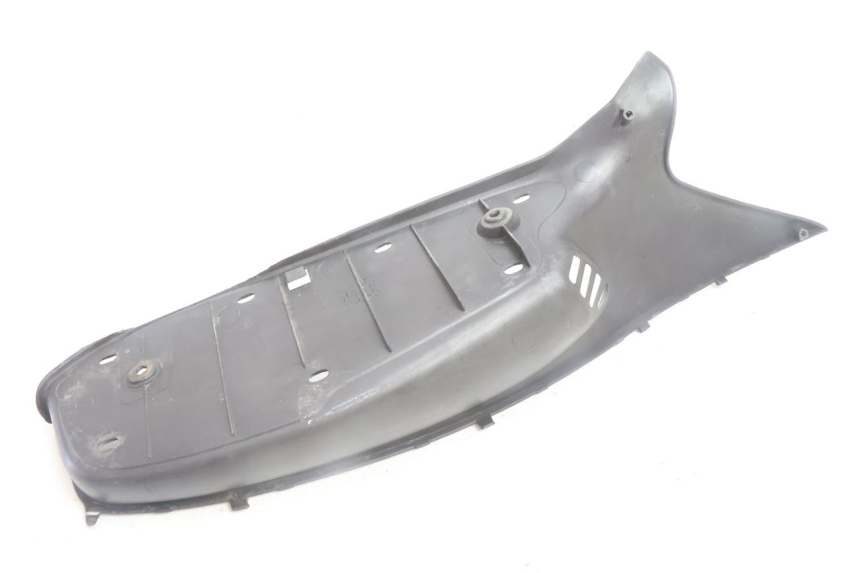 photo de TRITTBRETT VERKLEIDUNG LINKS GILERA RUNNER SP 50 (2002 - 2004) - Charakteristische Merkmale