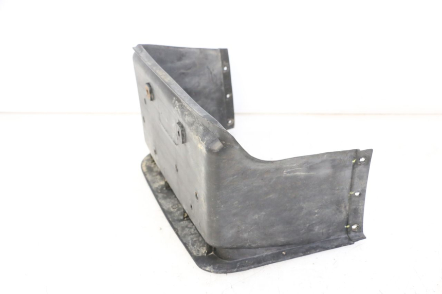 photo de TRITTBRETT VERKLEIDUNG LINKS HYTRACK S 150 (2003 - 2011) - Detailansicht des Bauteils