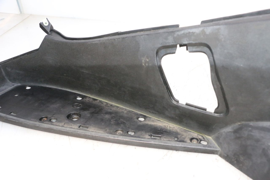 photo de LINKER FUßRASTEN PEUGEOT SATELIS COMPRESSOR K15 125 (2006 - 2009) - Detailansicht des Bauteils