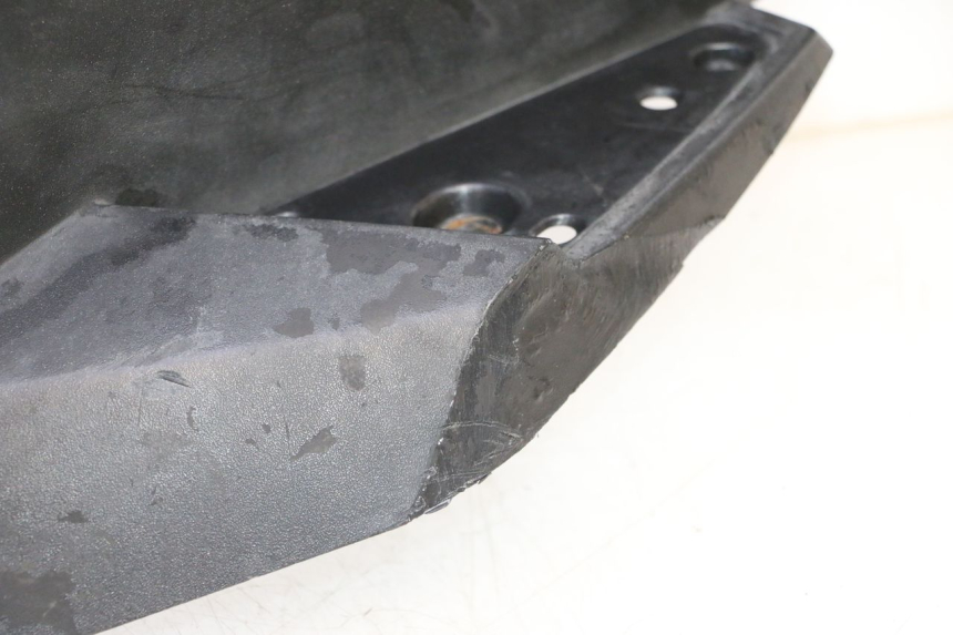 photo de LINKER FUßRASTEN PEUGEOT SATELIS COMPRESSOR K15 125 (2006 - 2009) - Hochauflösende Nahaufnahme