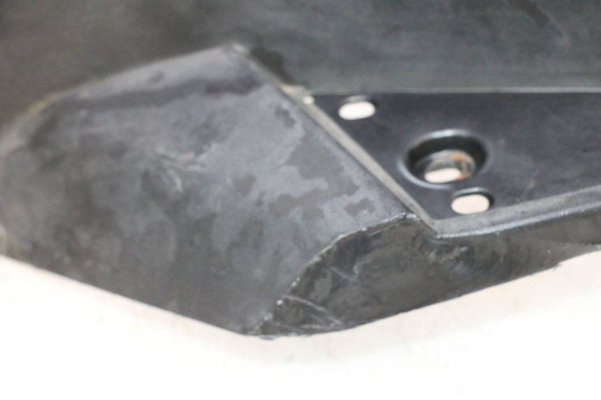 photo de LINKER FUßRASTEN PEUGEOT SATELIS COMPRESSOR K15 125 (2006 - 2009) - Zoom auf Gebrauchszustand
