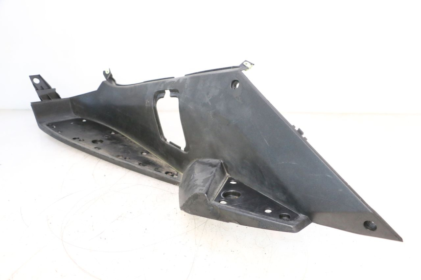 photo de LINKER FUßRASTEN PEUGEOT SATELIS COMPRESSOR K15 125 (2006 - 2009) - Kennzeichnungen und Originalreferenzen