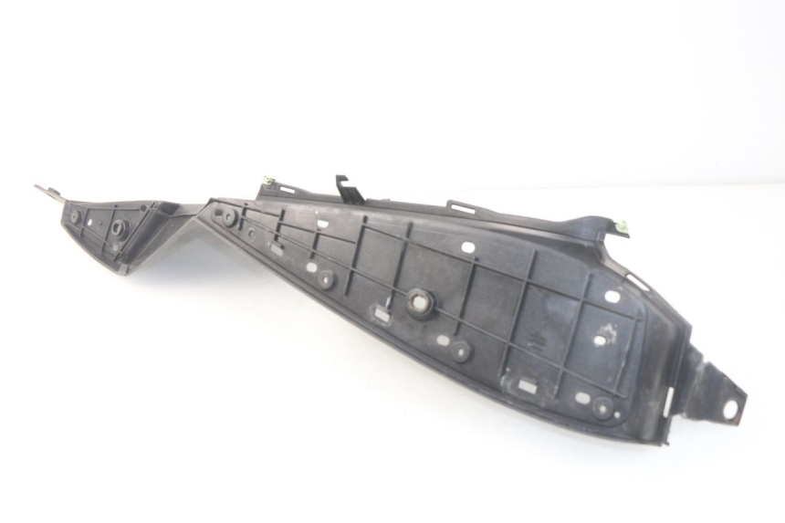 photo de LINKER FUßRASTEN PEUGEOT SATELIS 125 (2006 - 2009) - Zoom auf Gebrauchszustand