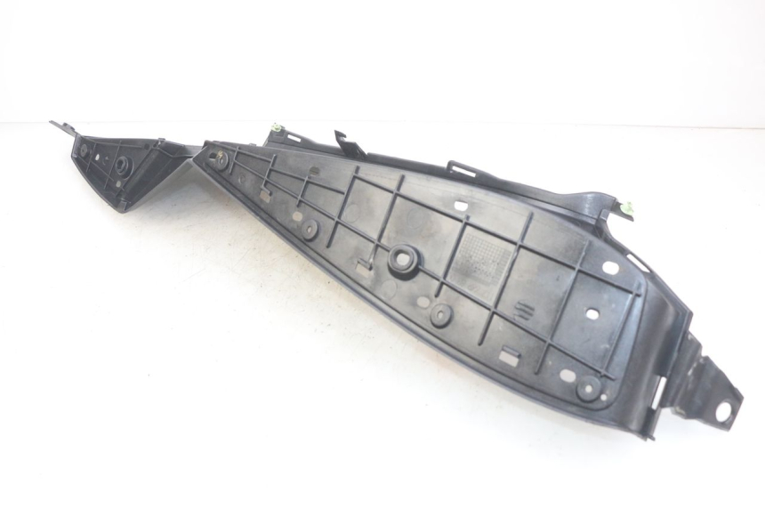 photo de LINKER FUßRASTEN PEUGEOT SATELIS 125 (2010 - 2012) - Detailansicht des Bauteils