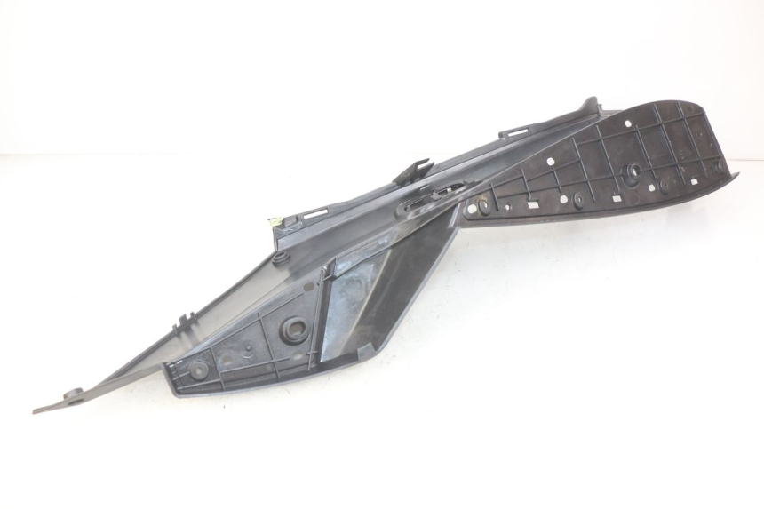 photo de LINKER FUßRASTEN PEUGEOT SATELIS 125 (2010 - 2012) - Zoom auf Gebrauchszustand