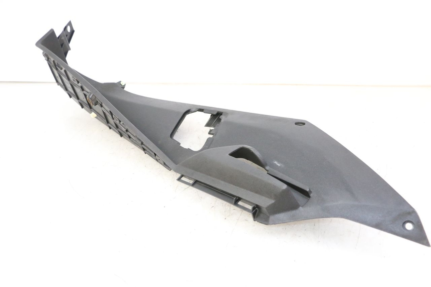 photo de TRITTBRETT VERKLEIDUNG LINKS PEUGEOT SATELIS 125 (2013 - 2018) - Gesamtansicht des Produkts