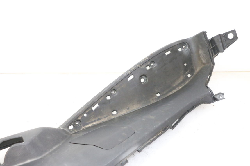 photo de TRITTBRETT VERKLEIDUNG LINKS PEUGEOT SATELIS 125 (2013 - 2018) - Oberflächenzustand und Material