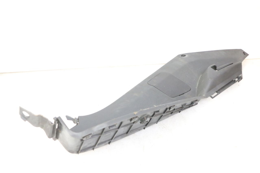 photo de TRITTBRETT VERKLEIDUNG LINKS PEUGEOT SATELIS 125 (2013 - 2018) - Kennzeichnungen und Originalreferenzen