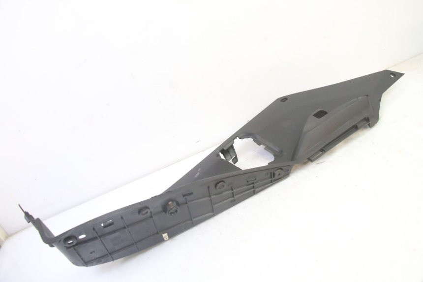 photo de TRITTBRETT VERKLEIDUNG LINKS PEUGEOT SATELIS 125 (2013 - 2018) - Gesamtansicht des Produkts