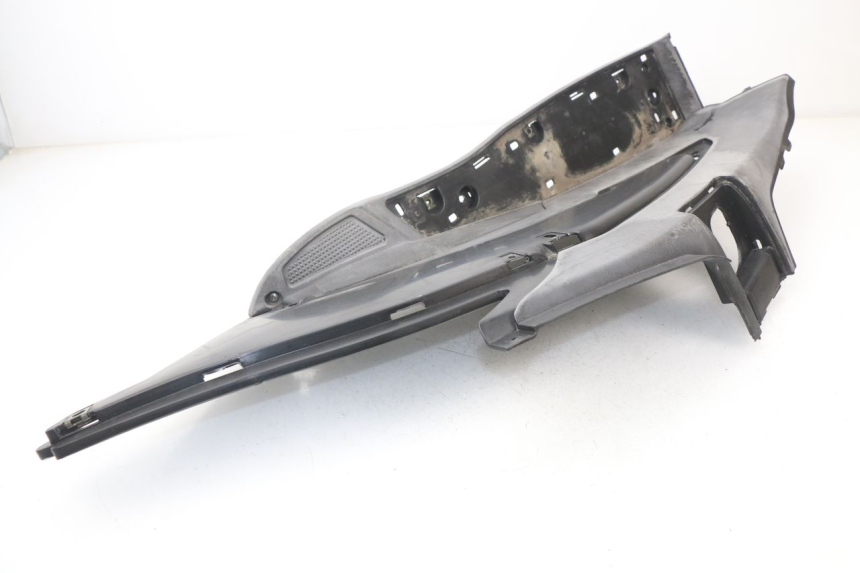 photo de TRITTBRETT VERKLEIDUNG LINKS RAZZO STEED 125 (2012 - 2018) - Technische Nahaufnahme