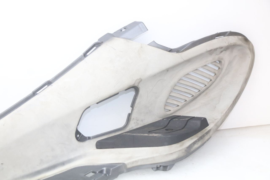 photo de LINKER FUßRASTEN PIAGGIO X9 EVOLUTION 250 (2003 - 2007) - Oberflächenzustand und Material