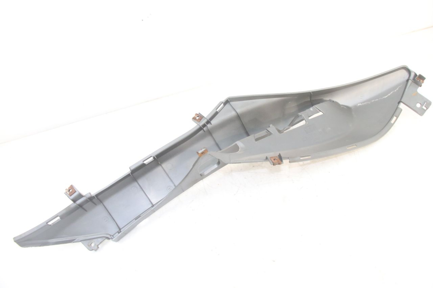 photo de TRITTBRETT VERKLEIDUNG LINKS YAMAHA NEOS NEO'S 4T 50 (2008 - 2016) - Details der Befestigungspunkte