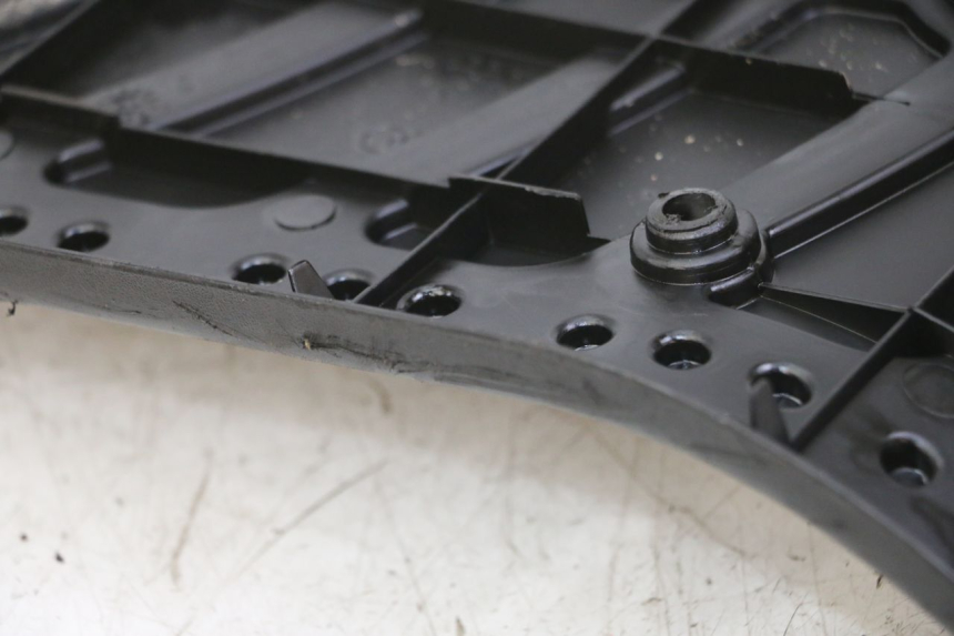 photo de TRITTBRETT VERKLEIDUNG GILERA STALKER 50 (1997 - 2005) - Detailansicht des Bauteils