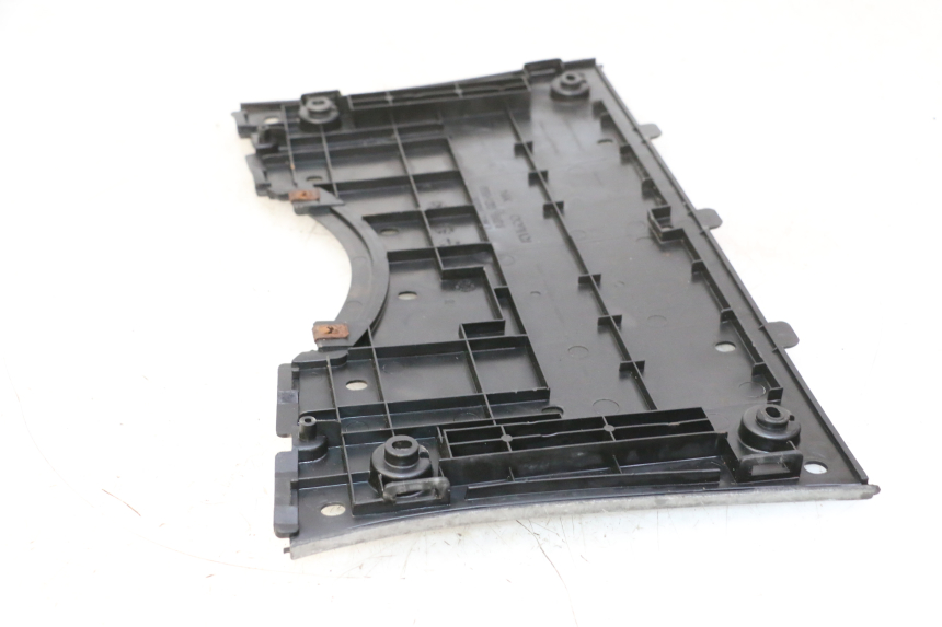 photo de TRITTBRETT VERKLEIDUNG KYMCO GRAND DINK 125 (2008 - 2014) - Zoom auf Gebrauchszustand