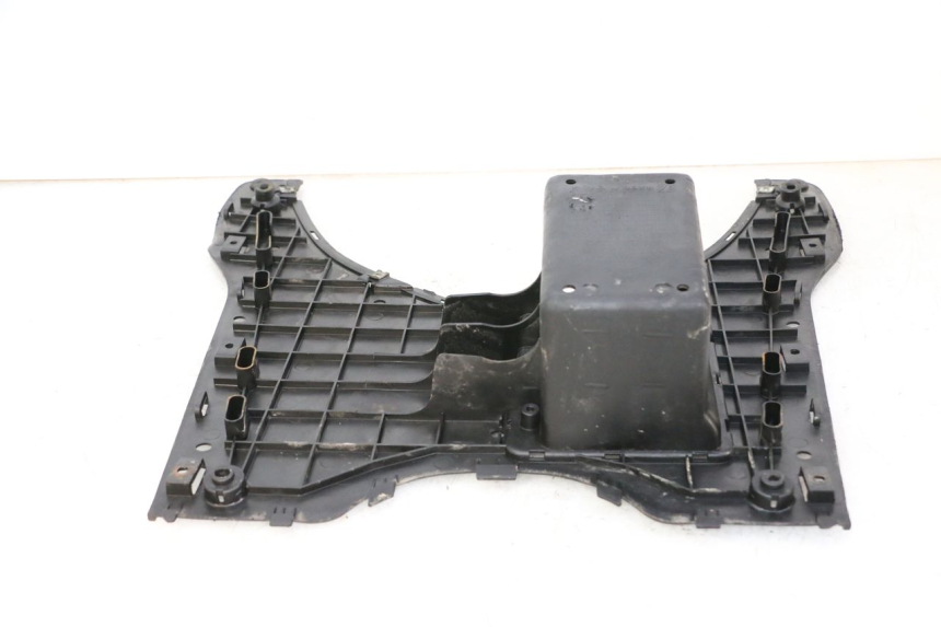 photo de TRITTBRETT VERKLEIDUNG DAELIM HISTORY 125 (2001 - 2002) - Details der Befestigungspunkte