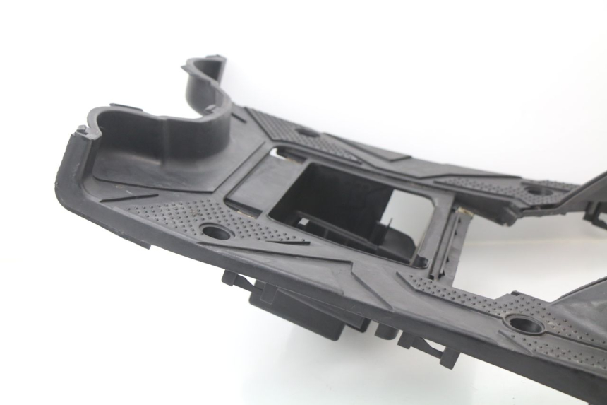 photo de TRITTBRETT VERKLEIDUNG SYM JET 4 50 (2010 - 2014) - Details der Befestigungspunkte