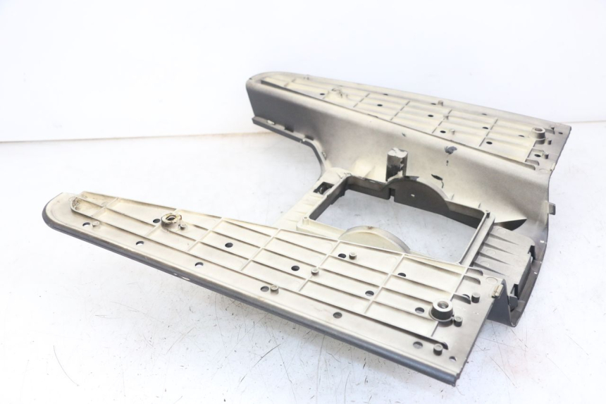 photo de TRITTBRETT VERKLEIDUNG JM MOTORS VX 125 (2022 - 2025) - Detailansicht des Bauteils