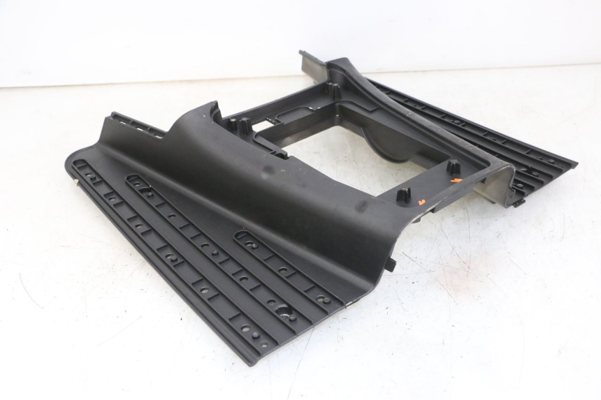 photo de TRITTBRETT VERKLEIDUNG JM MOTORS VX 125 (2022 - 2025) - Technische Nahaufnahme