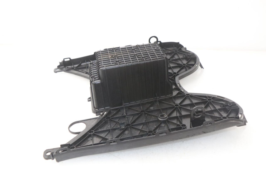 photo de TRITTBRETT VERKLEIDUNG PEUGEOT KISBEE 2T 50 (2010 - 2017) - Zoom auf Gebrauchszustand