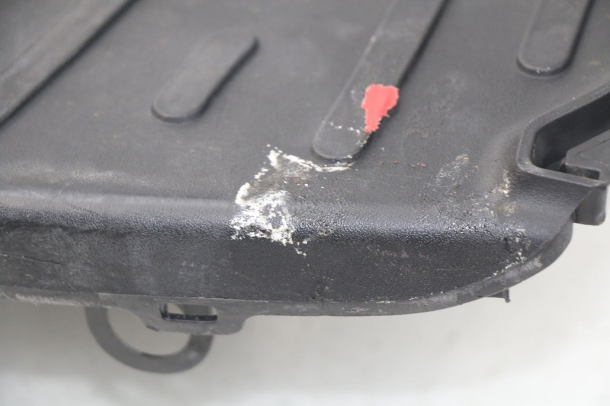 photo de TRITTBRETT VERKLEIDUNG PEUGEOT KISBEE 2T 50 (2010 - 2017) - Zoom auf Komponenten