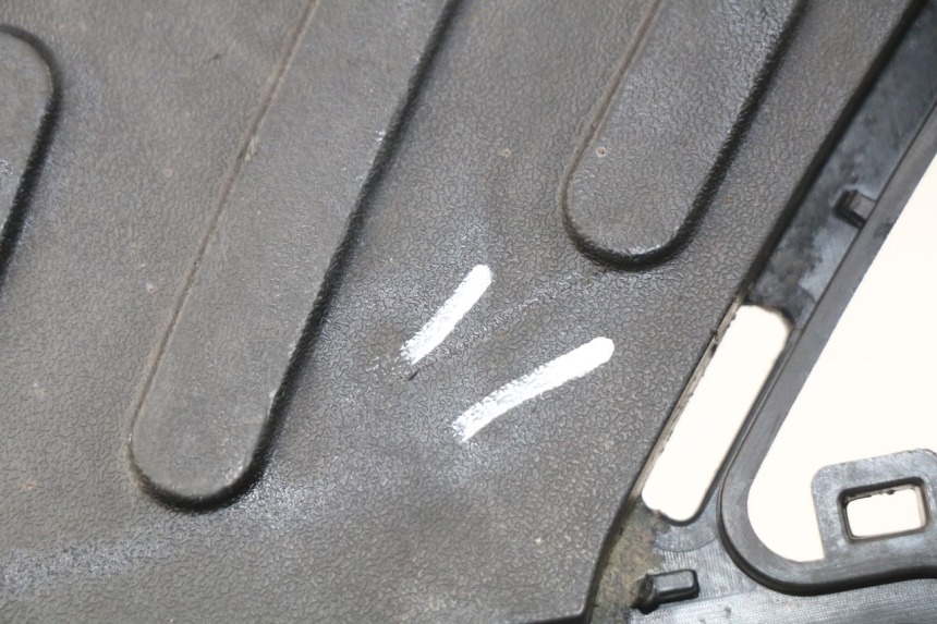 photo de TRITTBRETT VERKLEIDUNG PEUGEOT KISBEE 2T 50 (2010 - 2017) - Zoom auf Gebrauchszustand