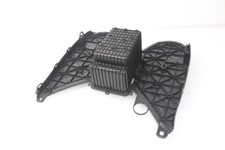 photo de TRITTBRETT VERKLEIDUNG PEUGEOT KISBEE 2T 50 (2010 - 2017) - Oberflächenzustand und Material