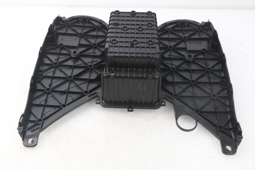 photo de TRITTBRETT VERKLEIDUNG PEUGEOT KISBEE 2T 50 (2010 - 2017) - Details der Befestigungspunkte