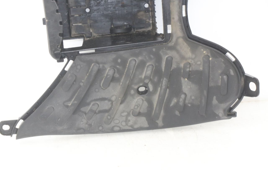 photo de TRITTBRETT VERKLEIDUNG PEUGEOT KISBEE 2T 50 (2010 - 2017) - Oberflächenzustand und Material