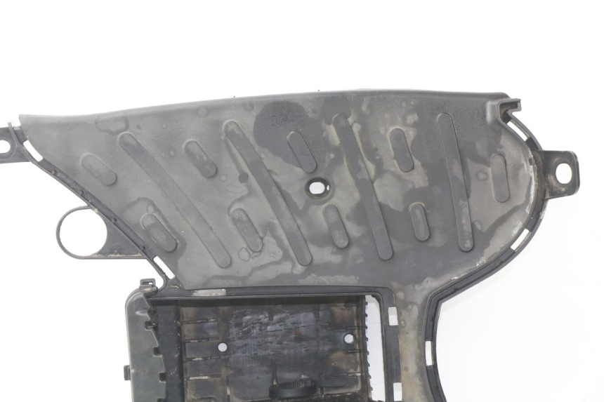 photo de TRITTBRETT VERKLEIDUNG PEUGEOT KISBEE 2T 50 (2010 - 2017) - Geprüftes Gebrauchtteil