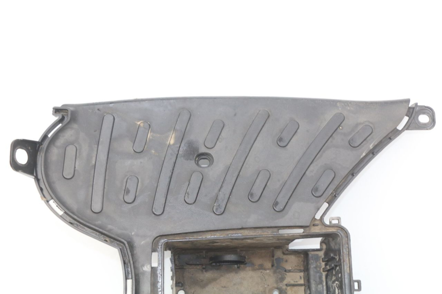 photo de TRITTBRETT VERKLEIDUNG PEUGEOT KISBEE 2T 50 (2010 - 2017) - Oberflächenzustand und Material