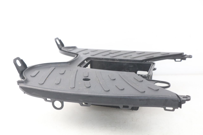 photo de FUßRASTE PEUGEOT KISBEE 4T 50 (2010 - 2017) - Details der Befestigungspunkte