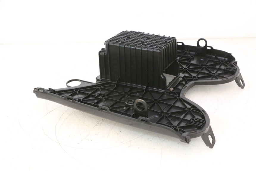 photo de TRITTBRETT VERKLEIDUNG PEUGEOT KISBEE 4T 50 (2023 - 2026) - Technische Nahaufnahme