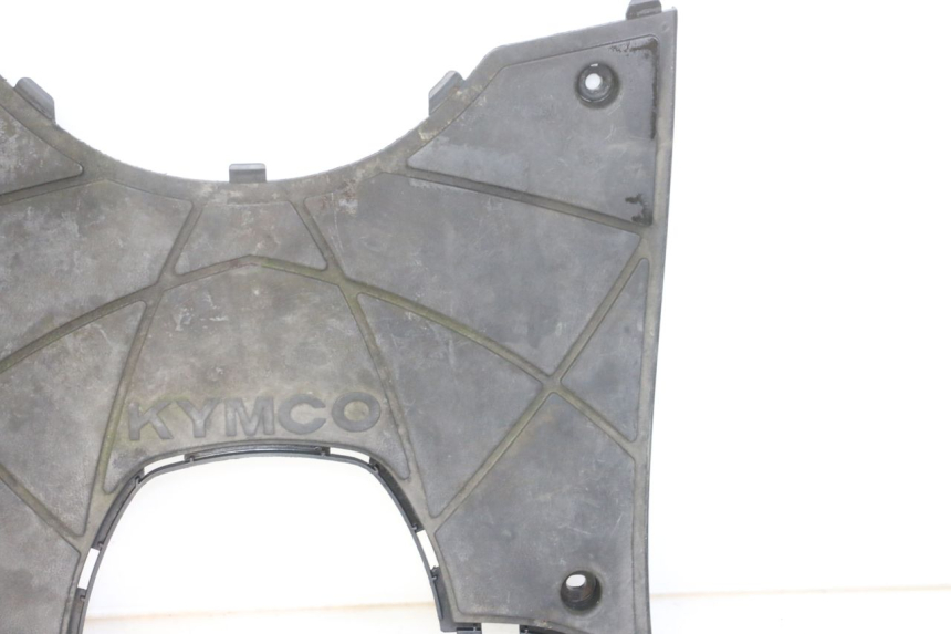 photo de TRITTBRETT VERKLEIDUNG KYMCO DINK 4T 50 (2007 - 2018) - Details der Befestigungspunkte