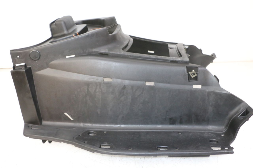 photo de TRITTBRETT VERKLEIDUNG KYMCO XCITING 500 (2007 - 2010) - Technische Nahaufnahme