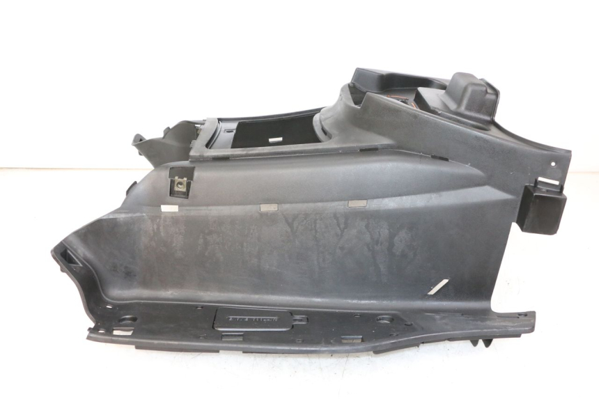 photo de TRITTBRETT VERKLEIDUNG KYMCO XCITING 500 (2007 - 2010) - Details der Befestigungspunkte